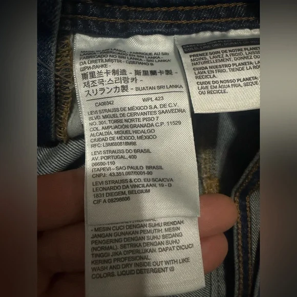 Levi's Vintage Women's Denim Short
Overalls Size M Blue Jean - Picture 12 of 16